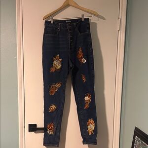 Hot Topic High Rise Blue Jeans with Floral Embroidery